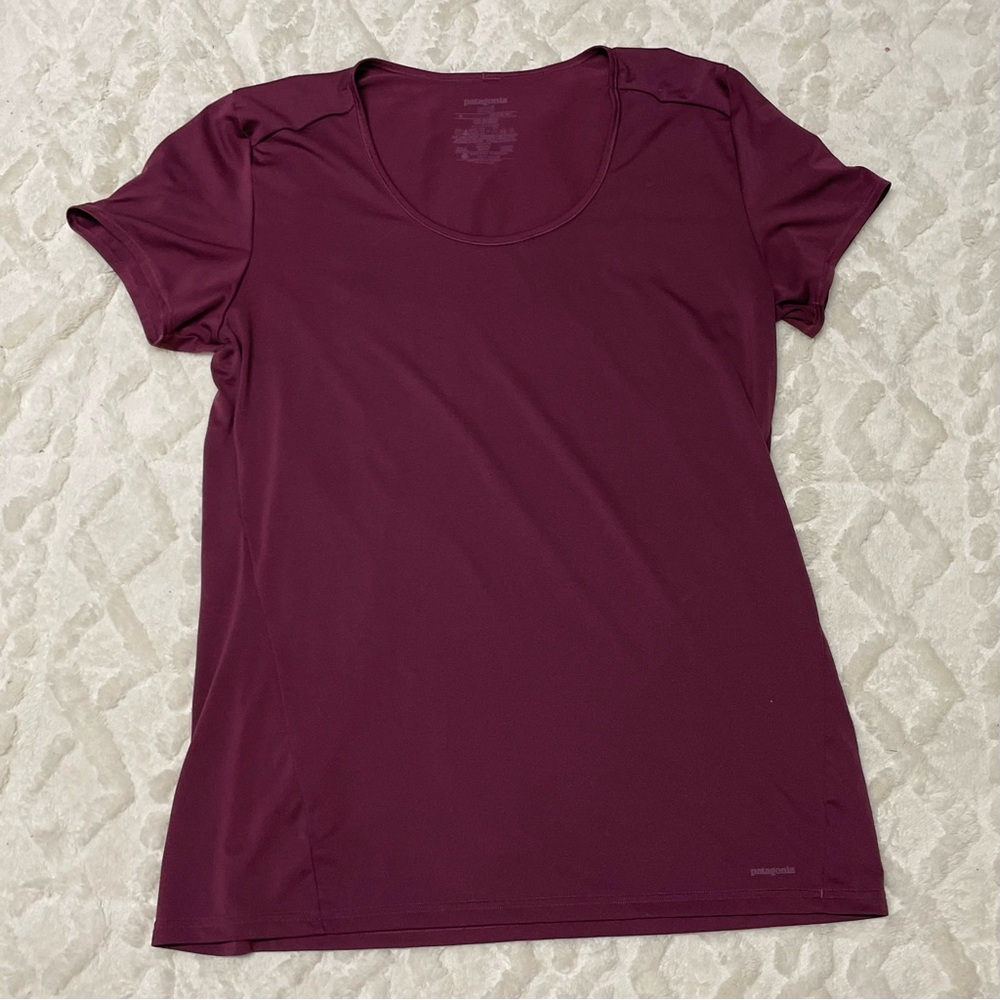 Patagonia Lightweight Burgundy Top